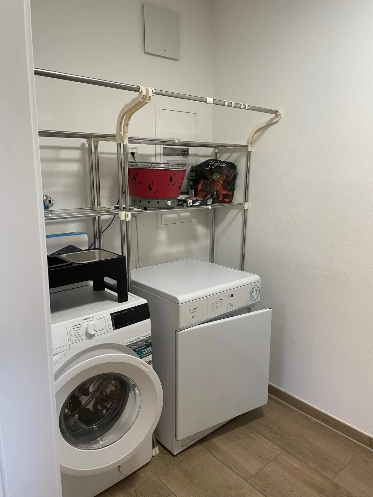 Ruhig gelegene EG-Neubauwohnung  & Garten, überdachte Terrasse, Insektenschutz, Fußbodenheizung, EBK für max. 7 Personen