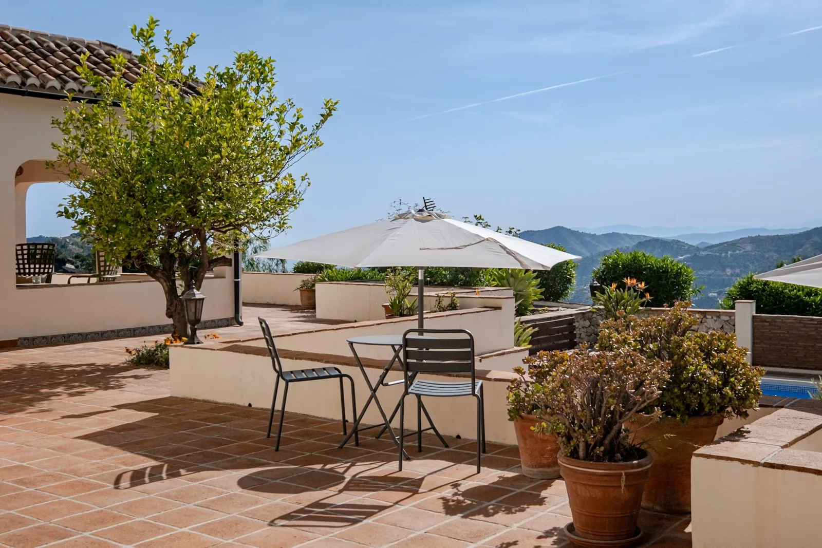 Villa Atréju - für bis zu 10 Personen mit Pool, Gästehaus & Top-Ausstattung.