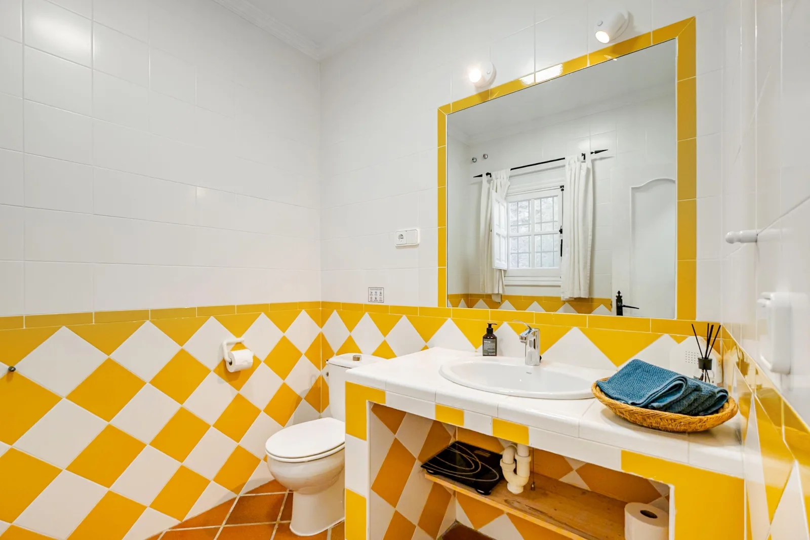 Villa Atréju - für bis zu 10 Personen mit Pool, Gästehaus & Top-Ausstattung.