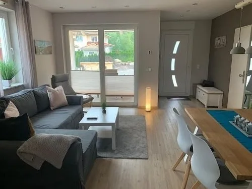 Linke Ferienwohnung im Ferienhaus  Seestern  in 06249 Mücheln