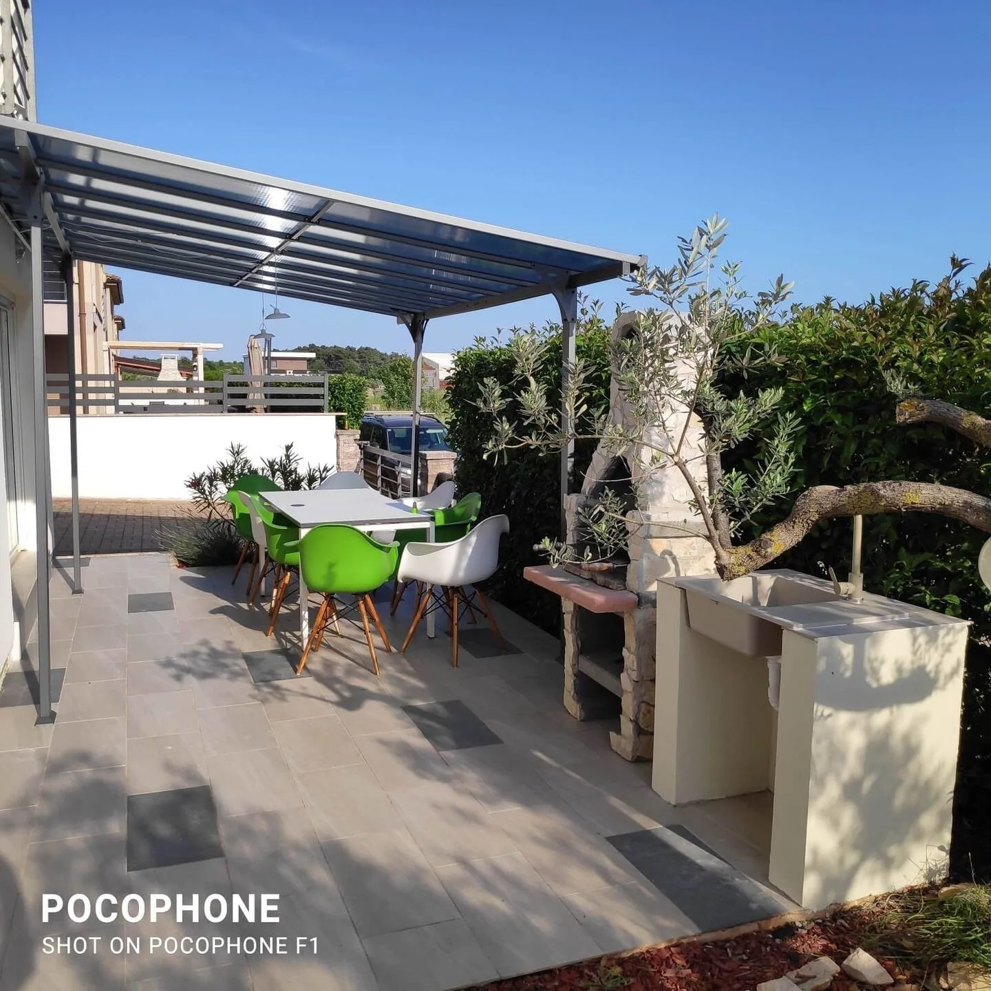 Villa Gusto 4*. Mit Pool und beheiztem Whirlpool