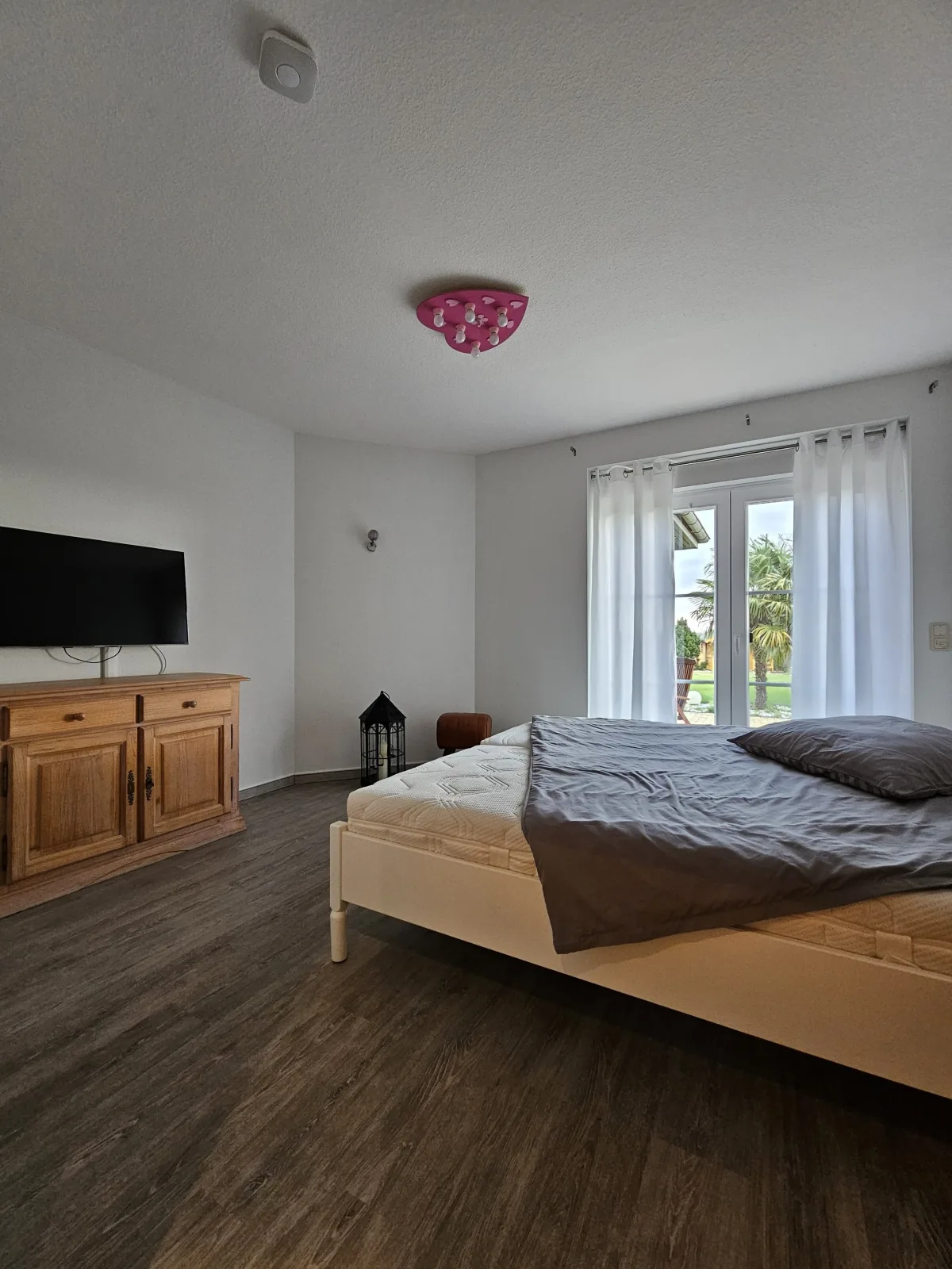 Großes Ferienhaus in traumhafter Lage mit Seeblick. Erholung garantiert.