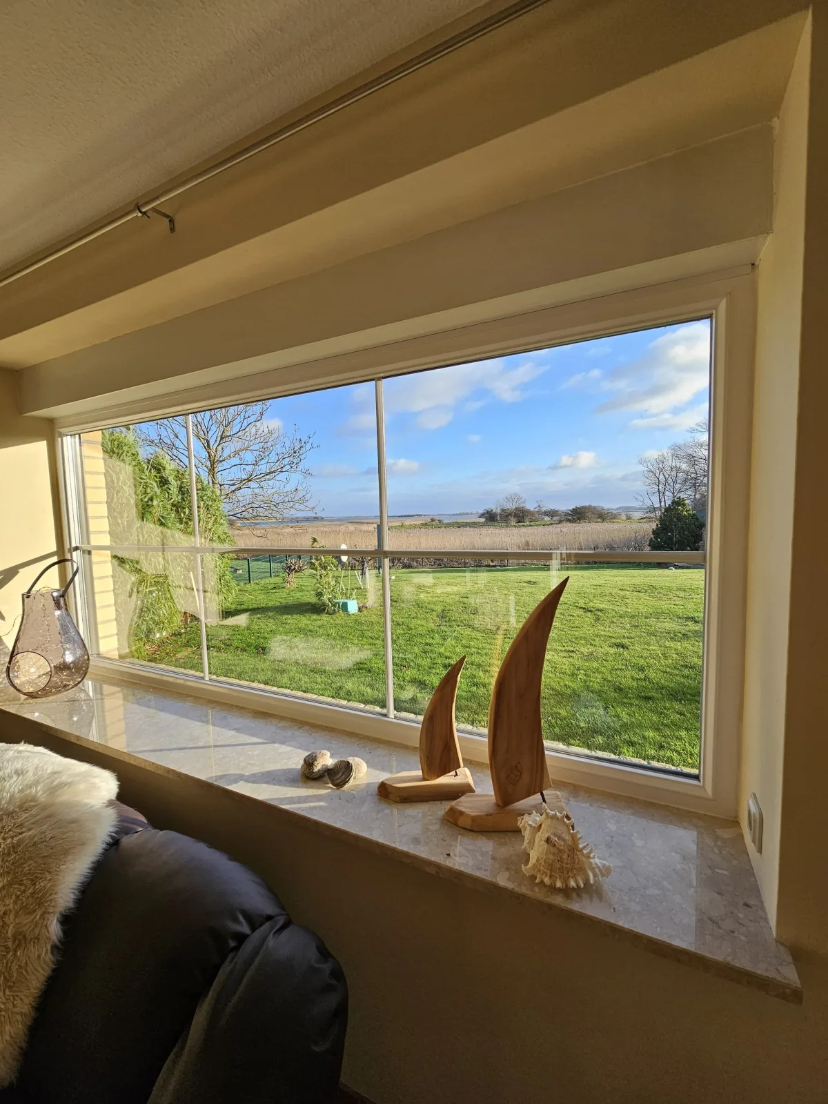 Großes Ferienhaus in traumhafter Lage mit Seeblick. Erholung garantiert.