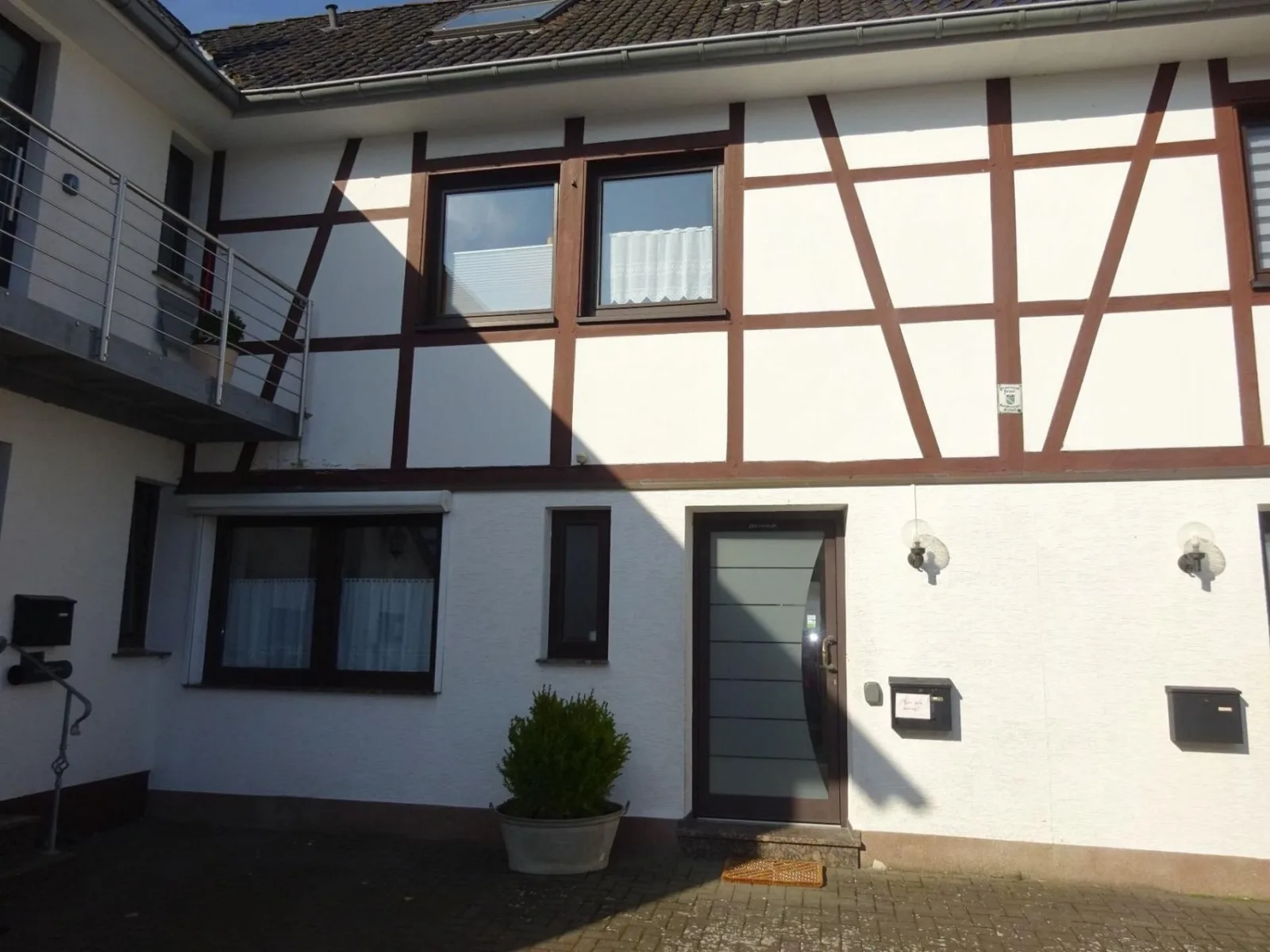 Fuchsbau mit Terrasse