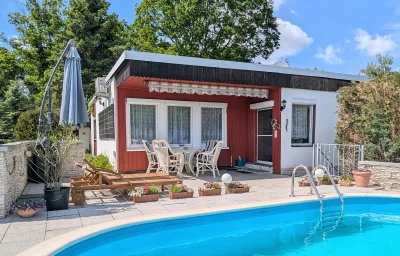 Idyllisches klimatisiertes Ferienhaus mit Pool,Blick und großem Grundstück
