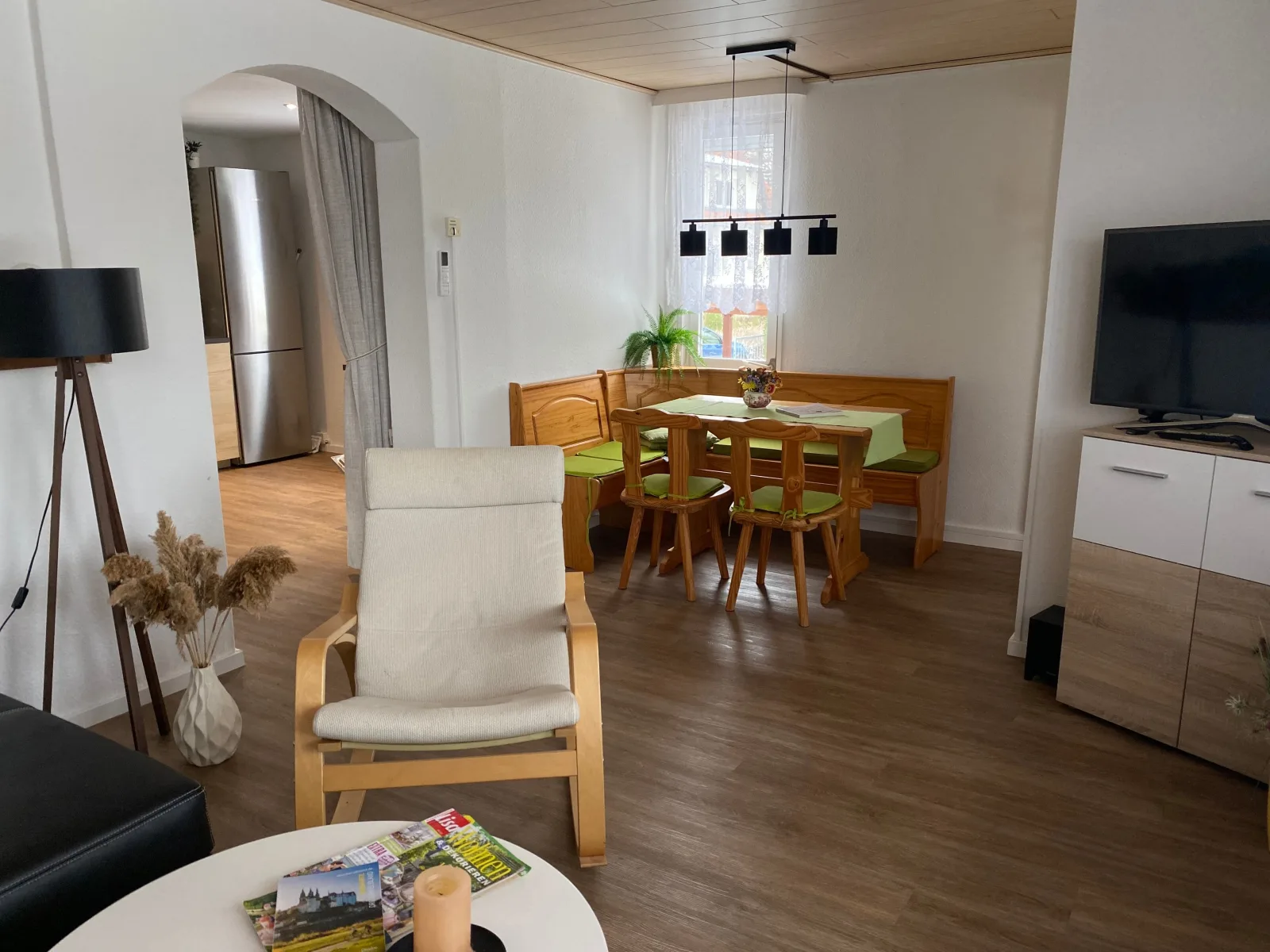 Idyllisches klimatisiertes Ferienhaus mit Pool,Blick und großem Grundstück