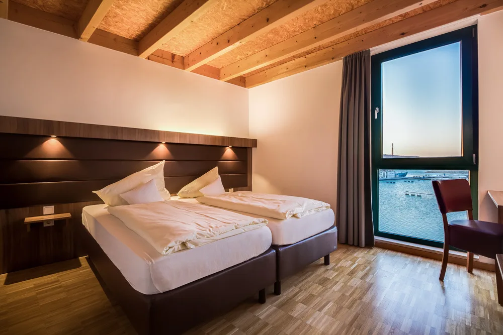 LAGOVIDA Hafenhaus (n) am Störmthaler See