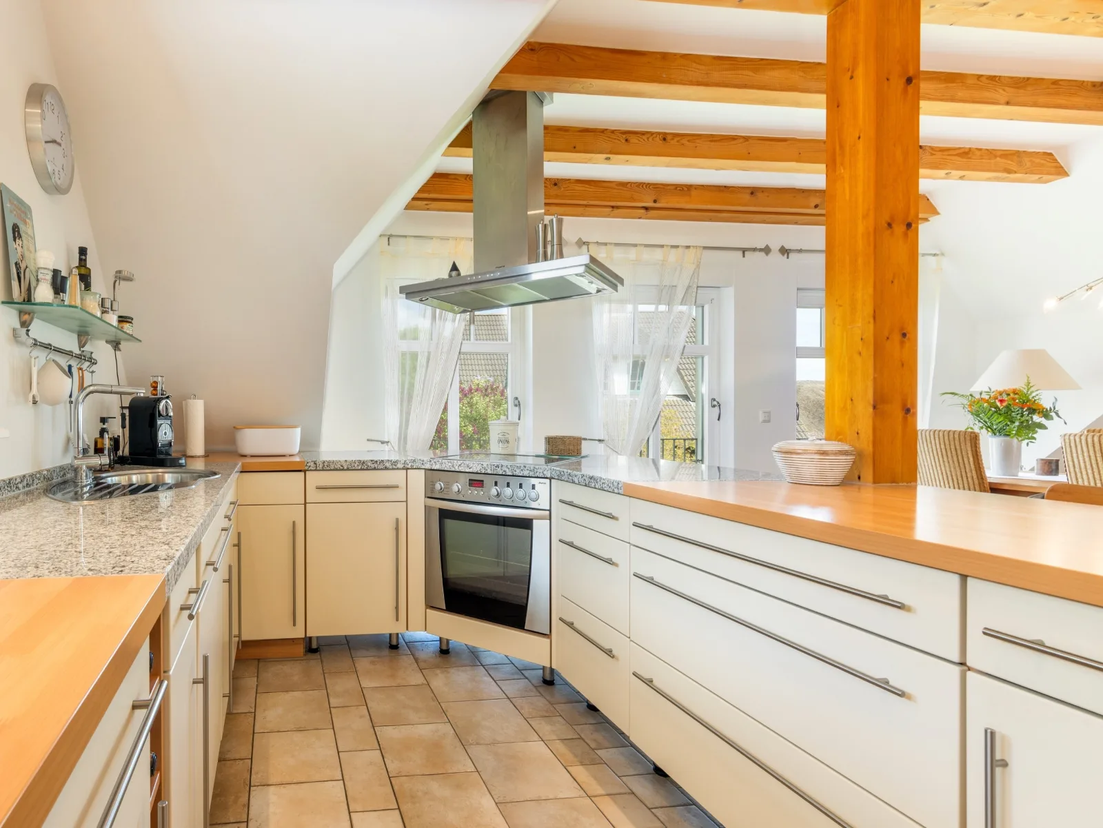 Familienferienhaus Rügenbrise - Gemeinsames Urlauben mit Steg und Boot auf Rügen - alles inklusive und 5 Bäder