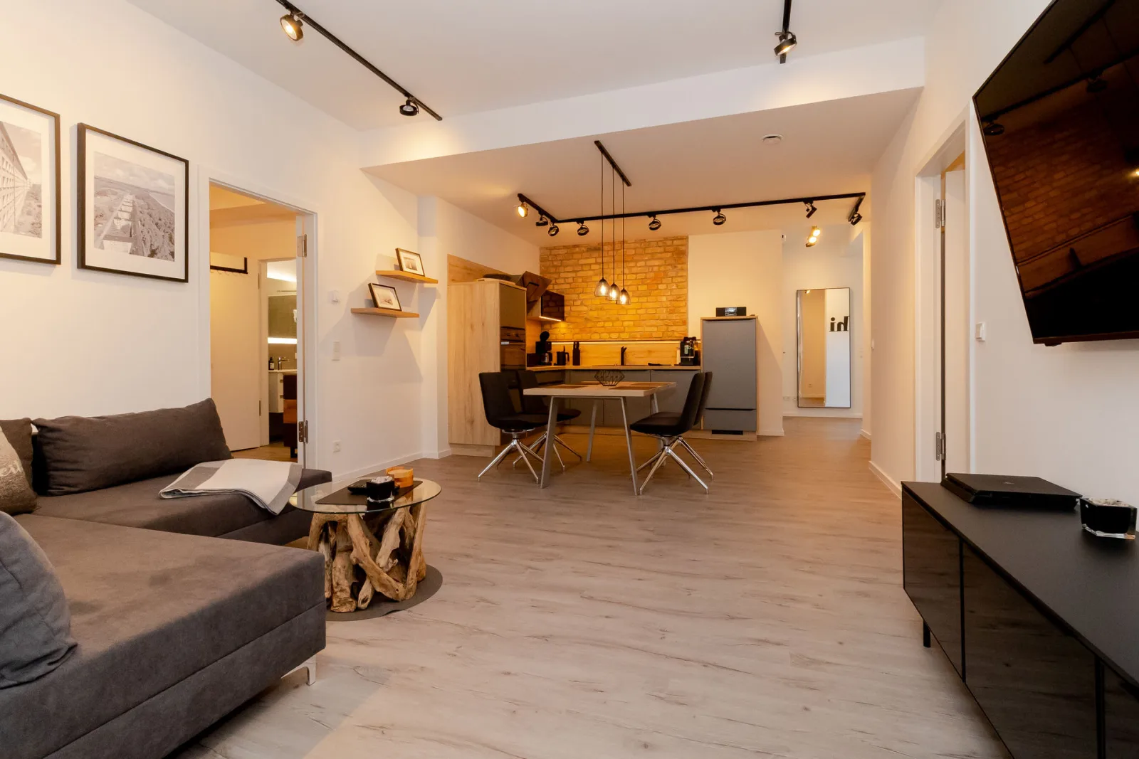 Loris Studio