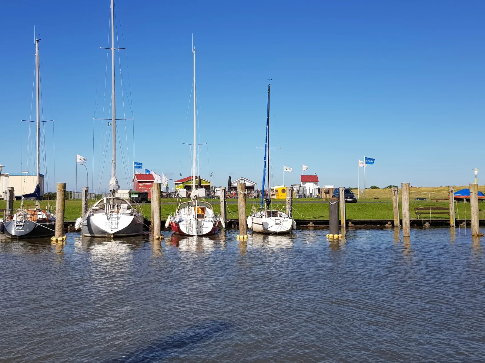 Nordsee | Ferienwohnung | Dorum-Neufeld | Haus Sonnenstrahl | Hund | Terrasse | Parkplatz