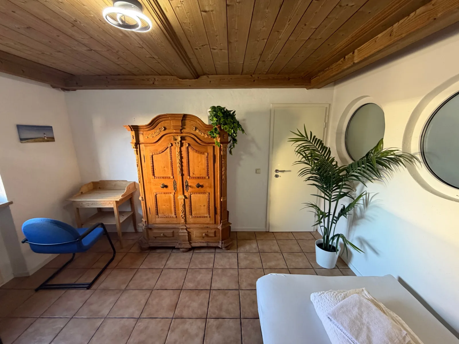 7 Zimmer Residenz vor den Toren Münchens/Stilvoller Komfort für Gruppen bis 19 Personen (EG)