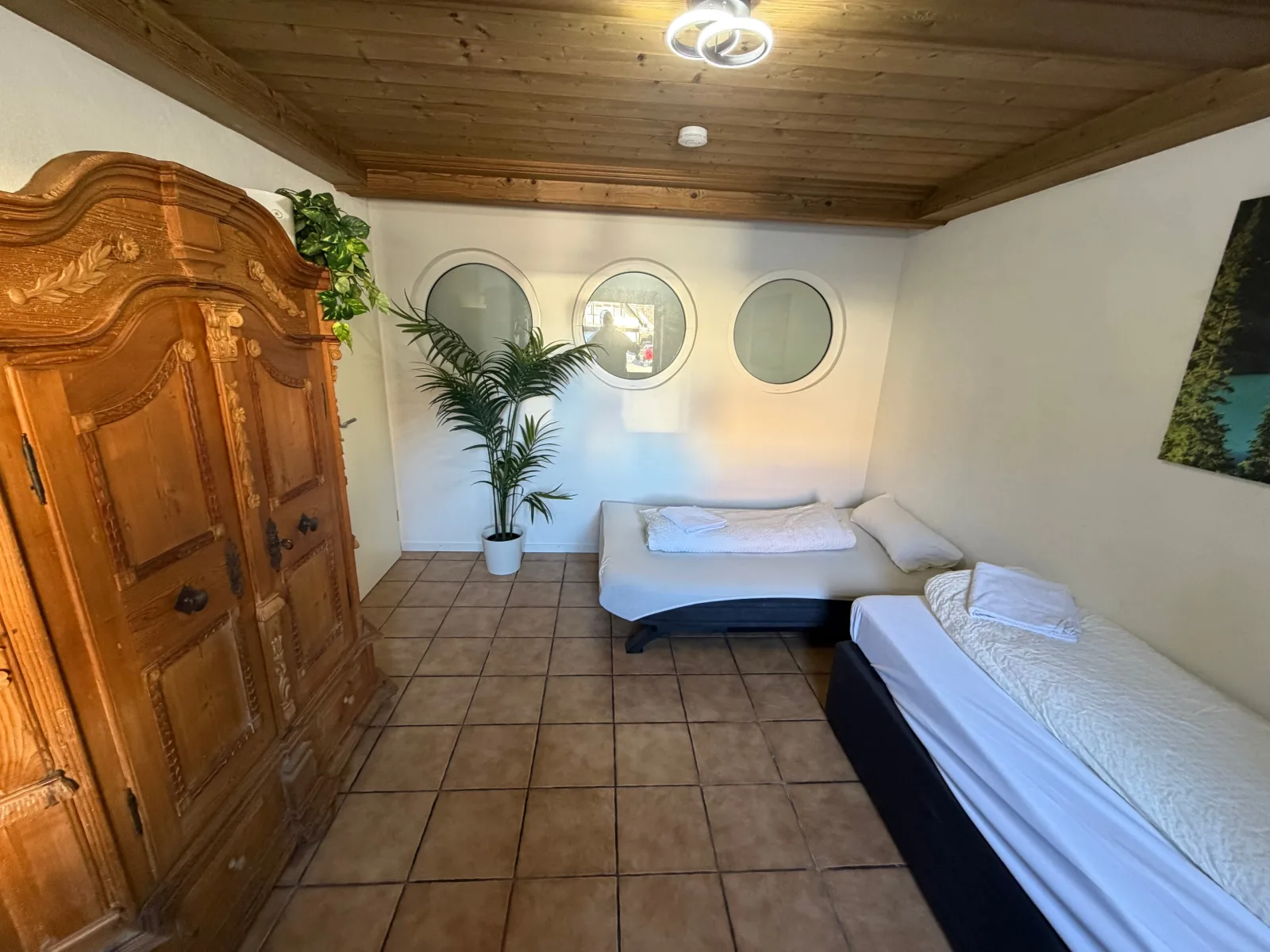7 Zimmer Residenz vor den Toren Münchens/Stilvoller Komfort für Gruppen bis 19 Personen (EG)