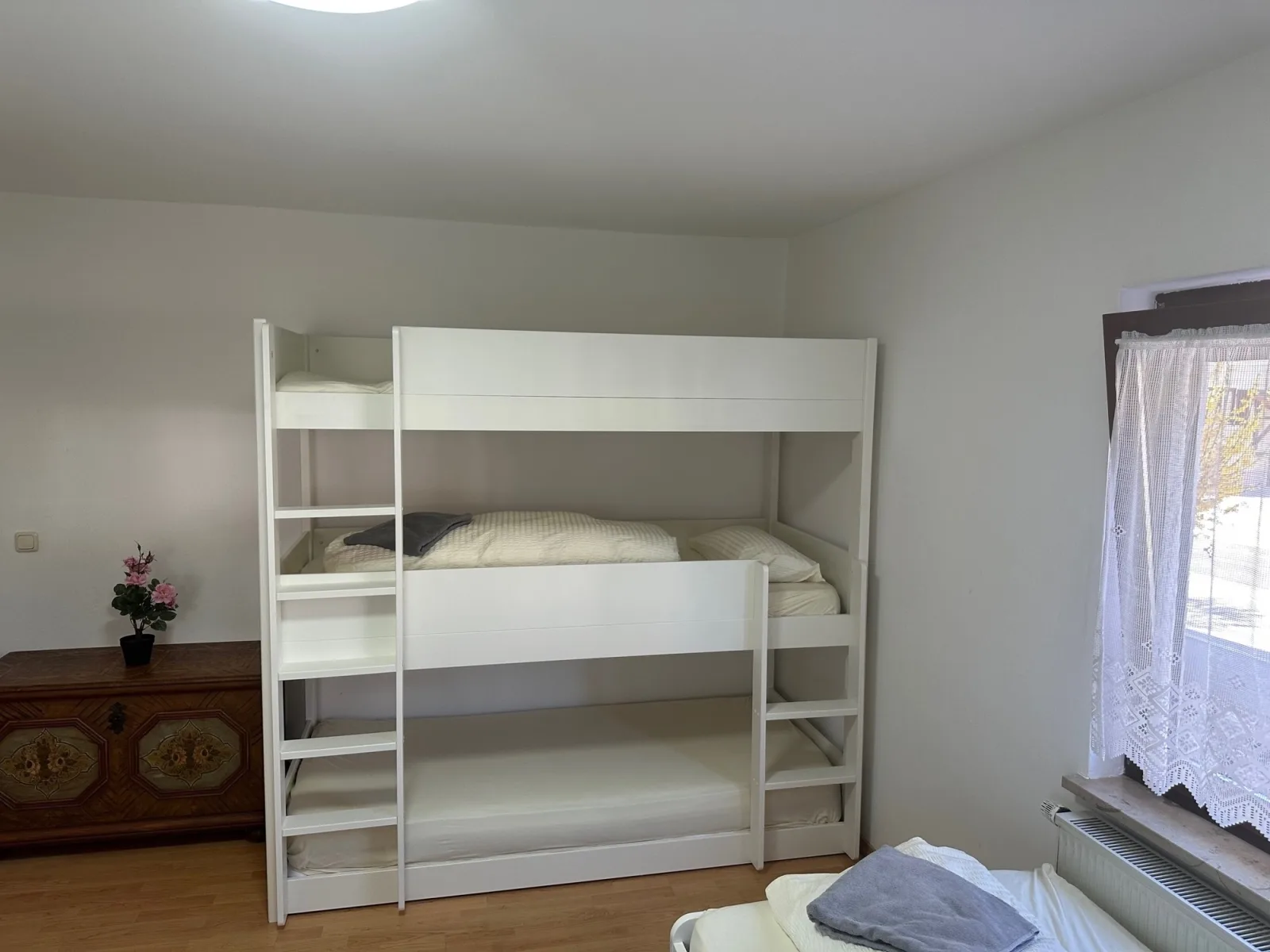 7 Zimmer Residenz vor den Toren Münchens/Stilvoller Komfort für Gruppen bis 19 Personen (EG)