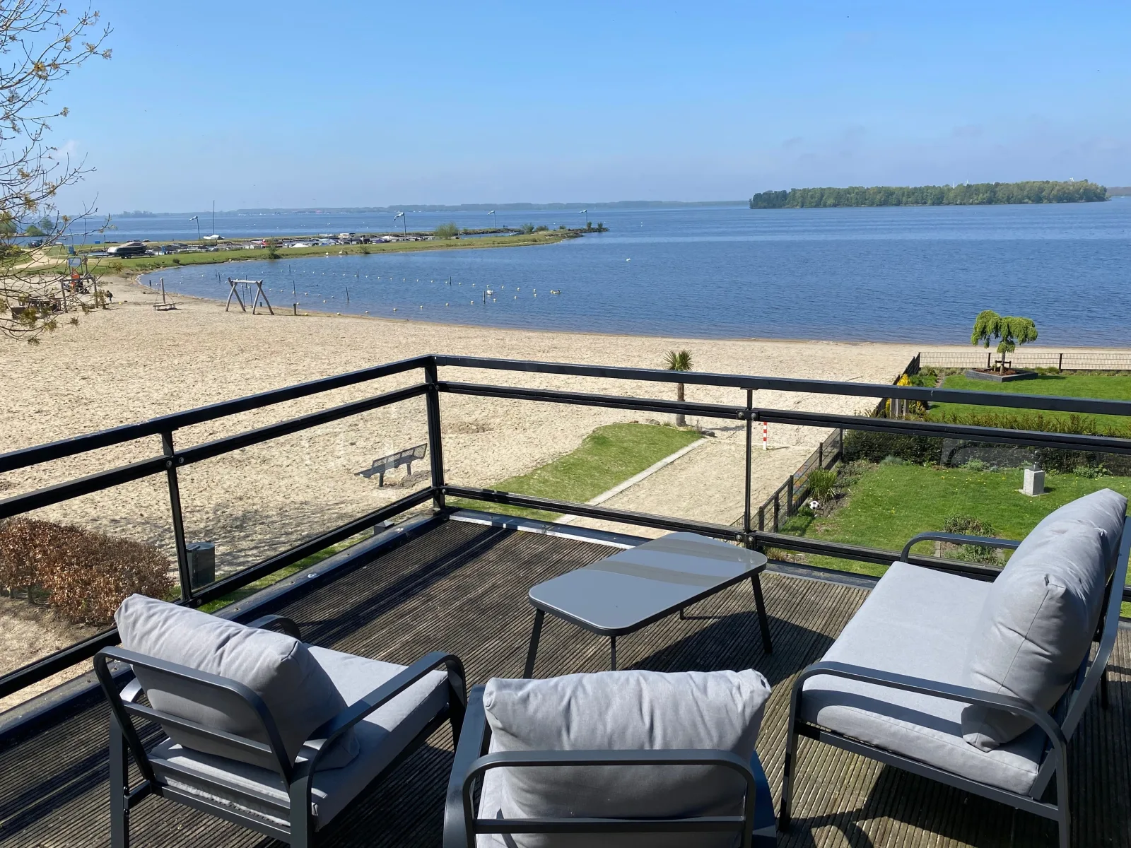 BEACH VILLA