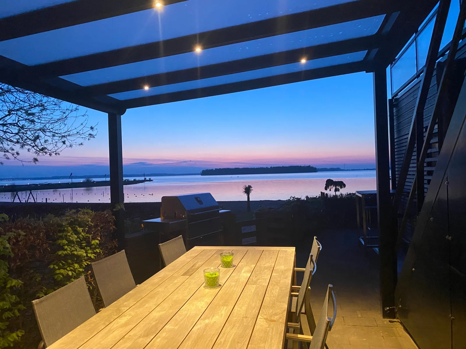 BEACH VILLA