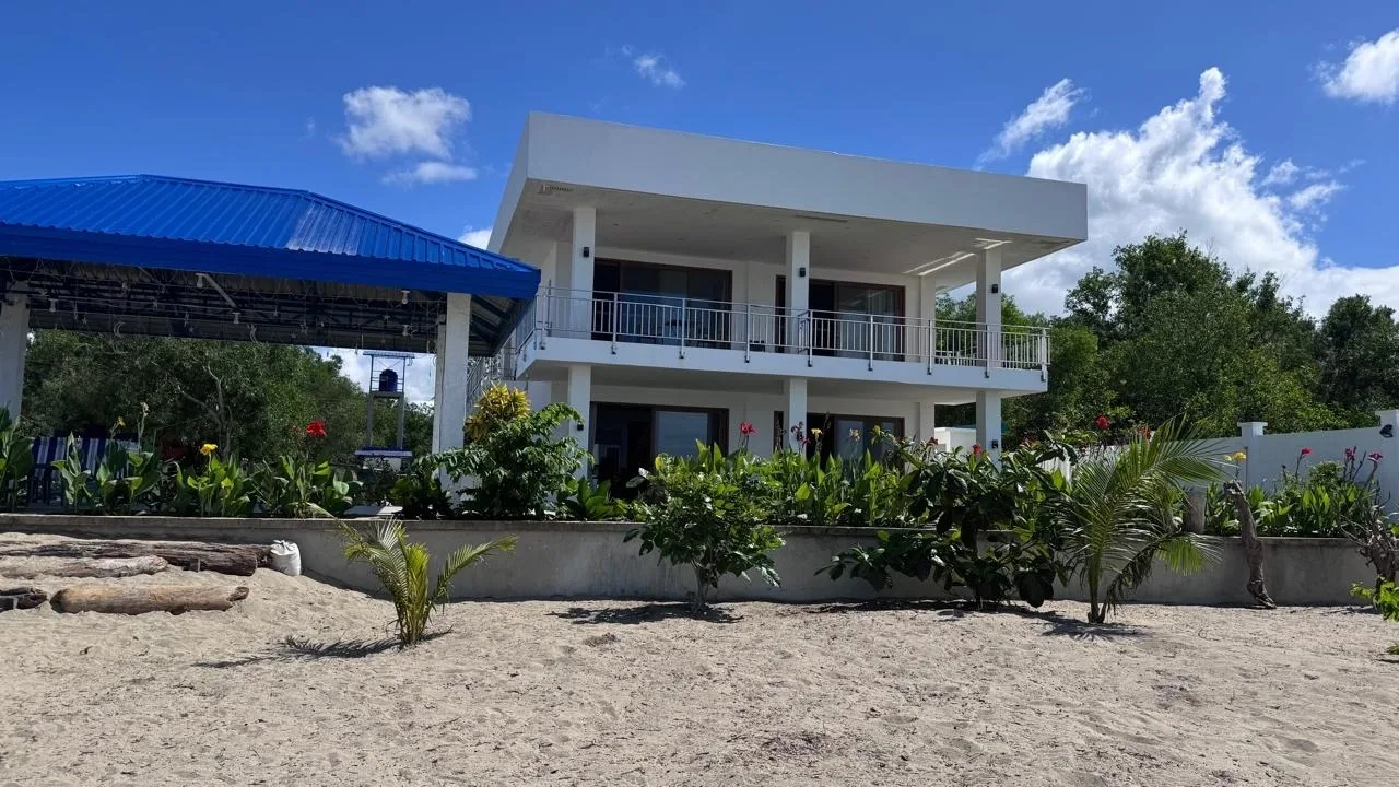 Buddy's Beach House Studio 2
