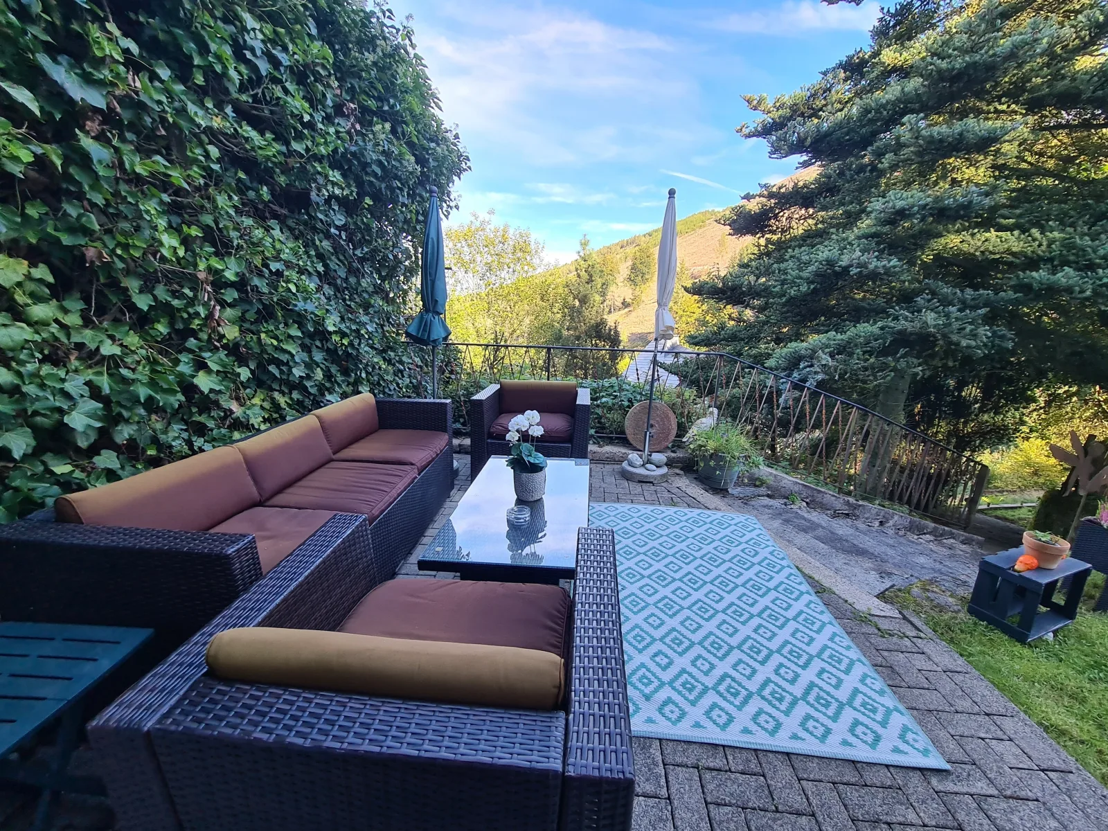 GARTENBLICK (Ferienwohnungen Dorfliebe Dörnberg)