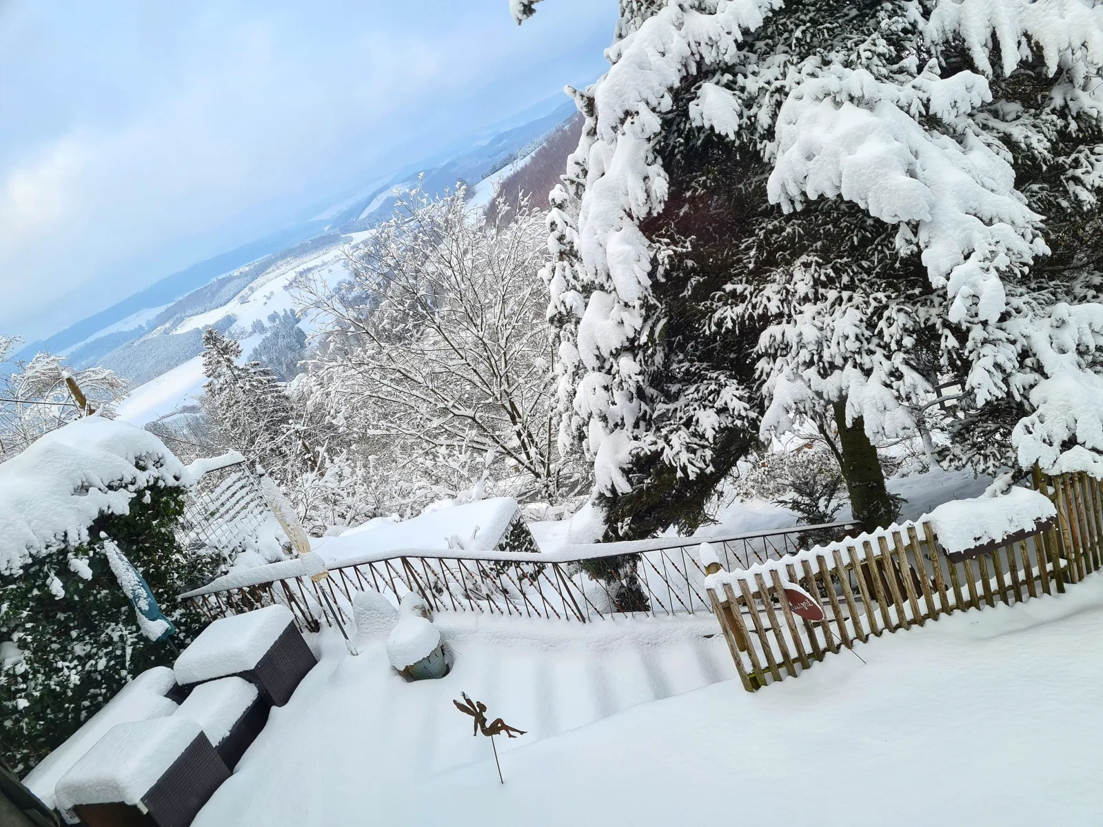 GARTENBLICK (Ferienwohnungen Dorfliebe Dörnberg)