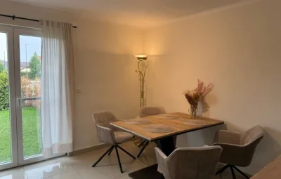 Moderne Erdgeschosswohnung und eigenem Garten für bis zu 4 Personen