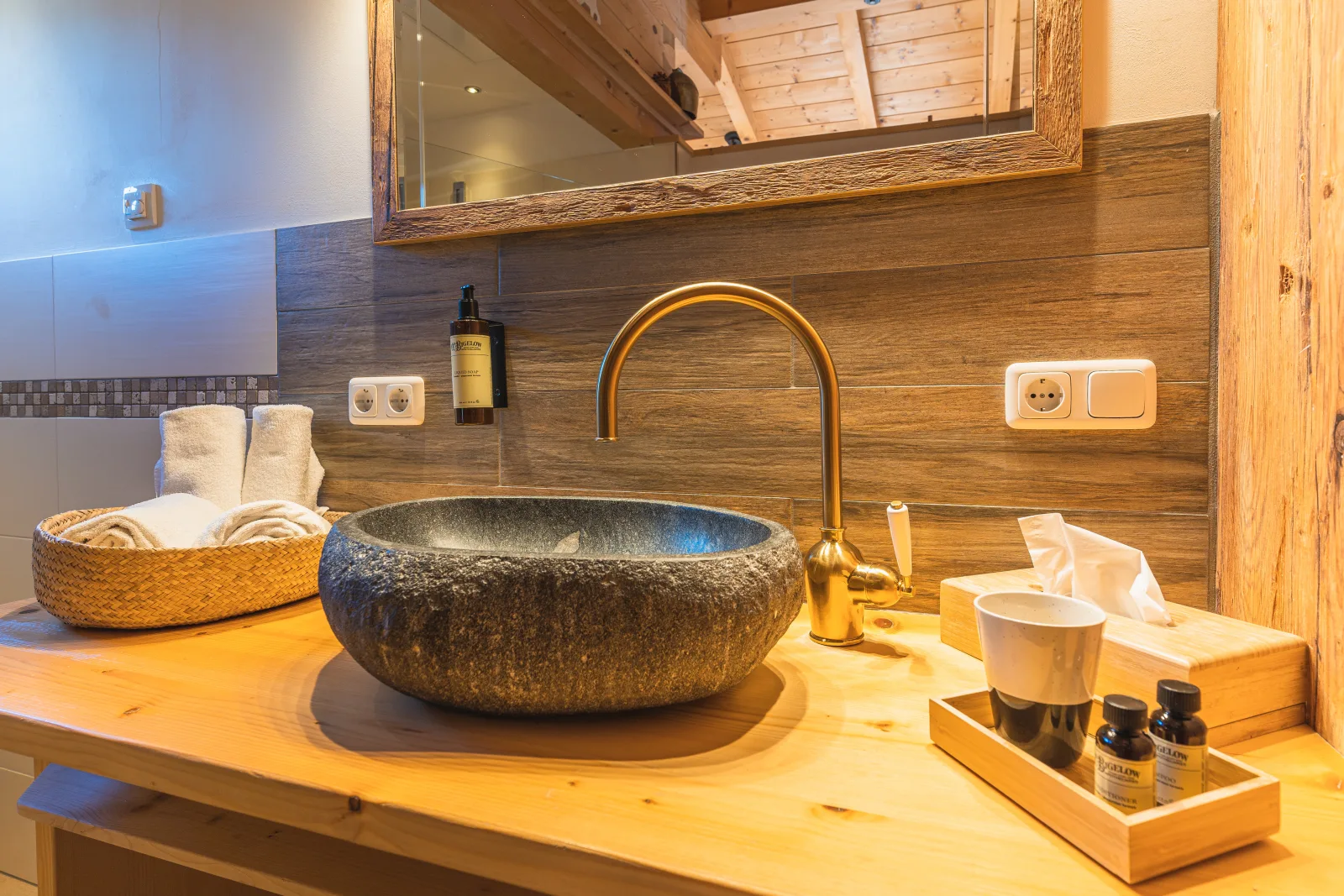 Dorfchalets - Chalet Lausi inkl. Tauern Spa Therme Eintritt & Sommerkarte