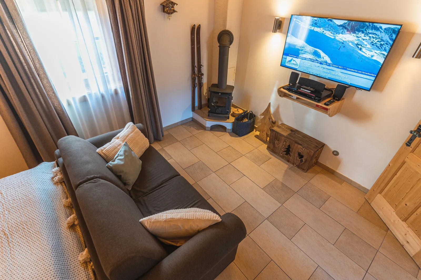 Dorfchalets - Chalet Lausi inkl. Tauern Spa Therme Eintritt & Sommerkarte