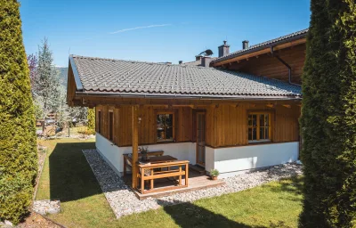 Dorfchalets - Chalet Alma inkl. Tauern Spa Therme Eintritt & Sommerkarte
