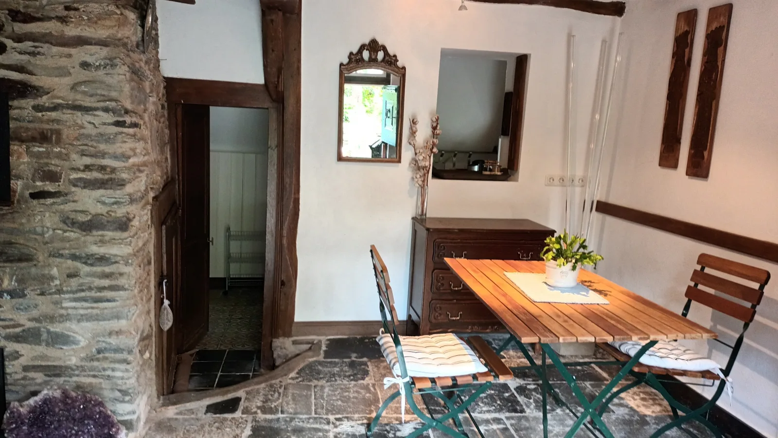 Urgemütlicher Winkelhof "La ferme von 1634" mit Terrasse