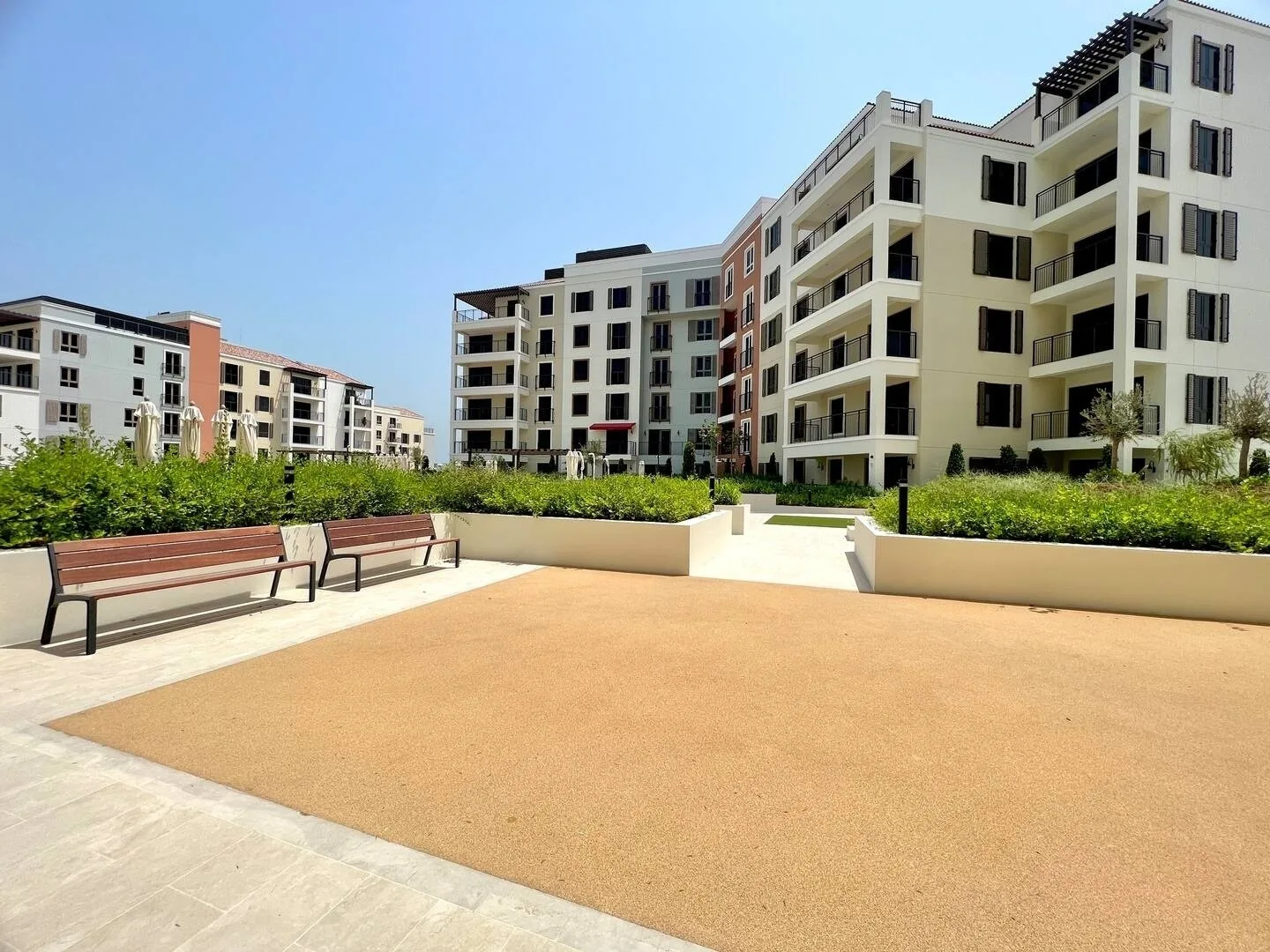 Luxury Apartment Dubai &ndash; Port de La Mer | Strand & Pool