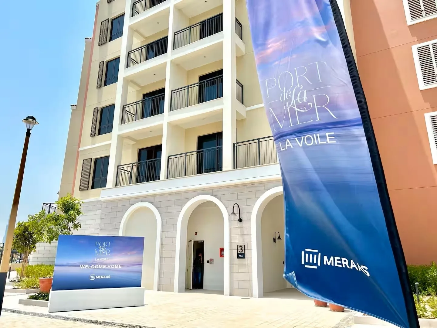 Luxury Apartment Dubai &ndash; Port de La Mer | Strand & Pool
