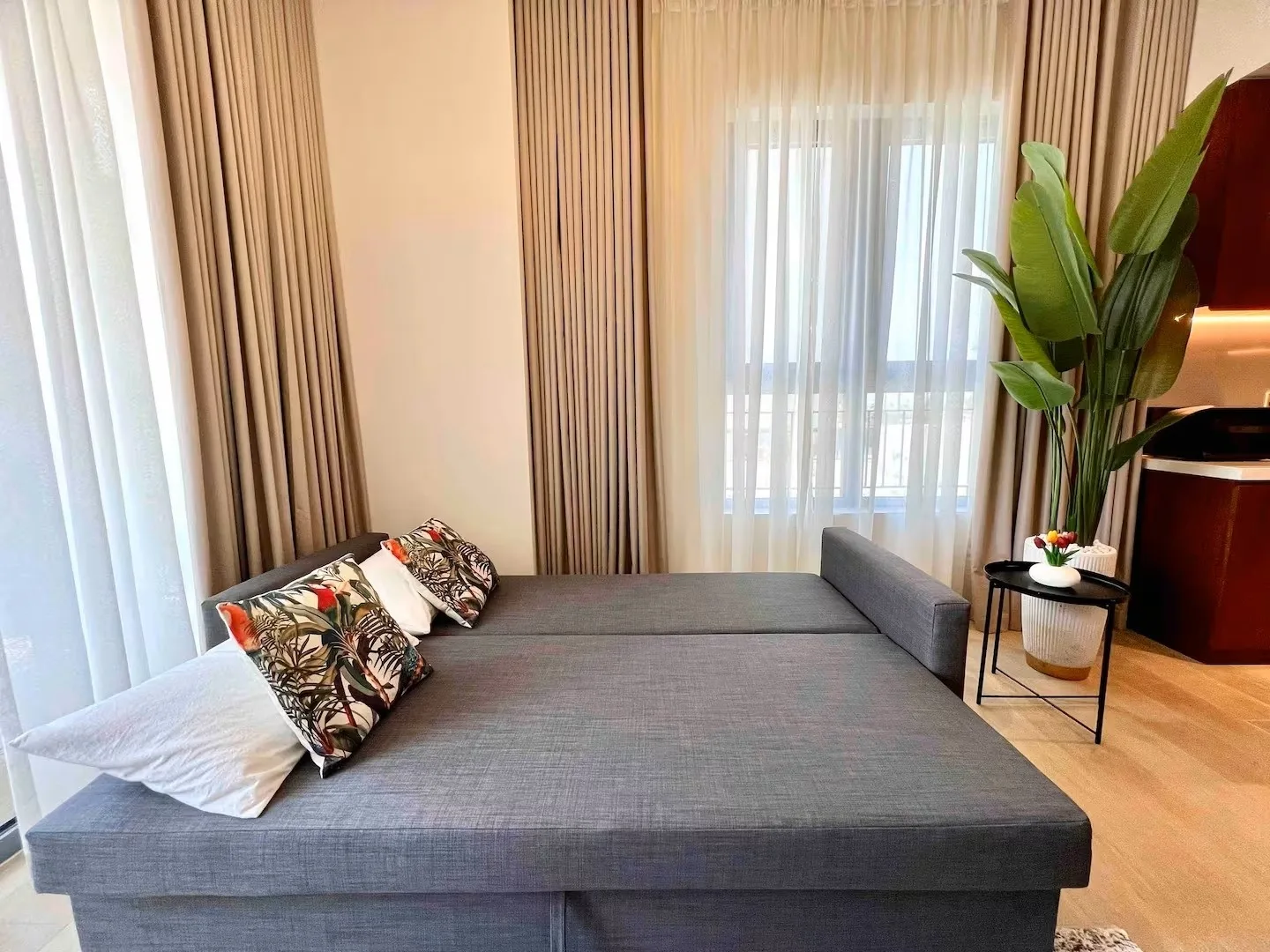 Luxury Apartment Dubai &ndash; Port de La Mer | Strand & Pool