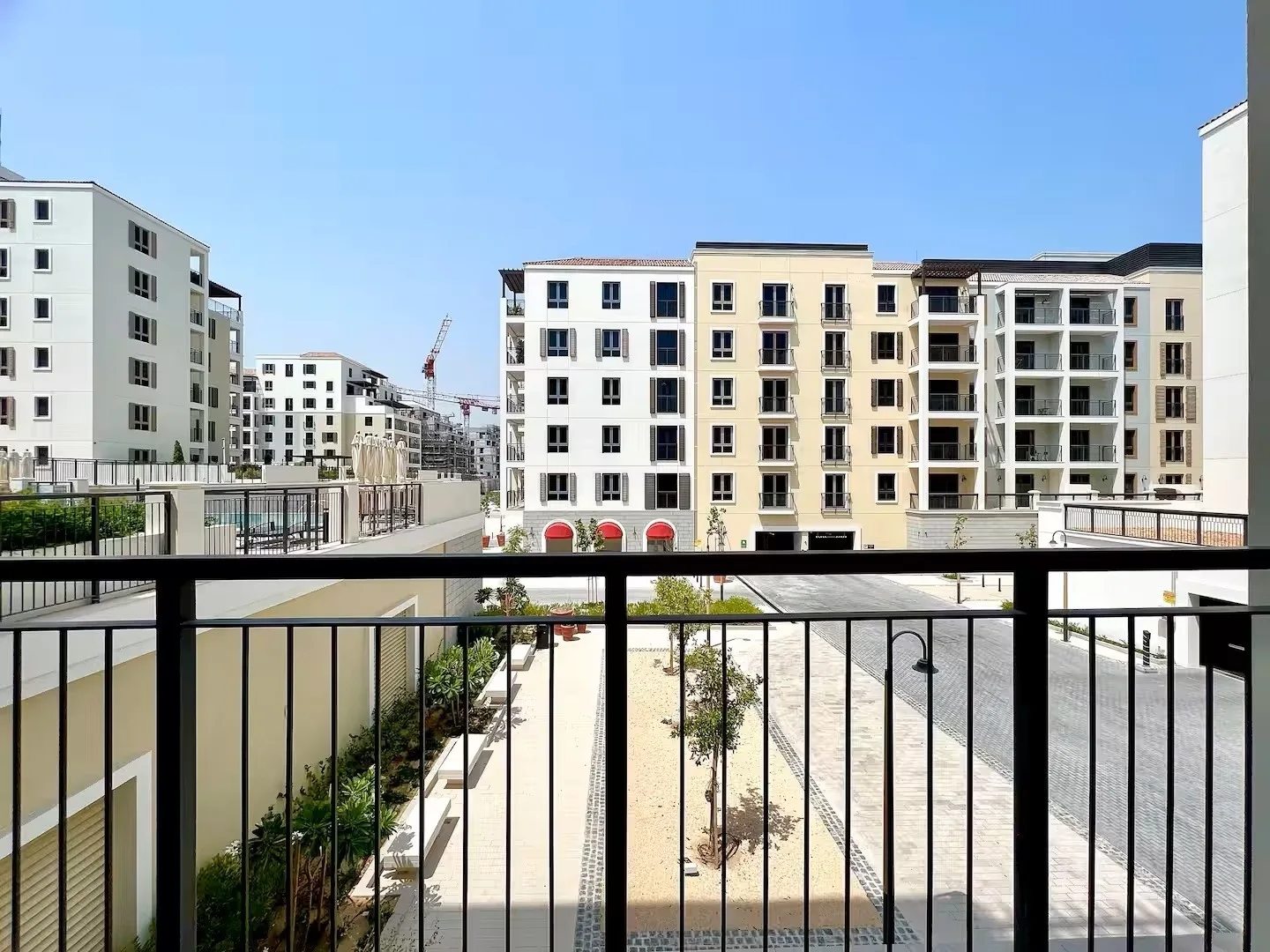 Luxury Apartment Dubai &ndash; Port de La Mer | Strand & Pool