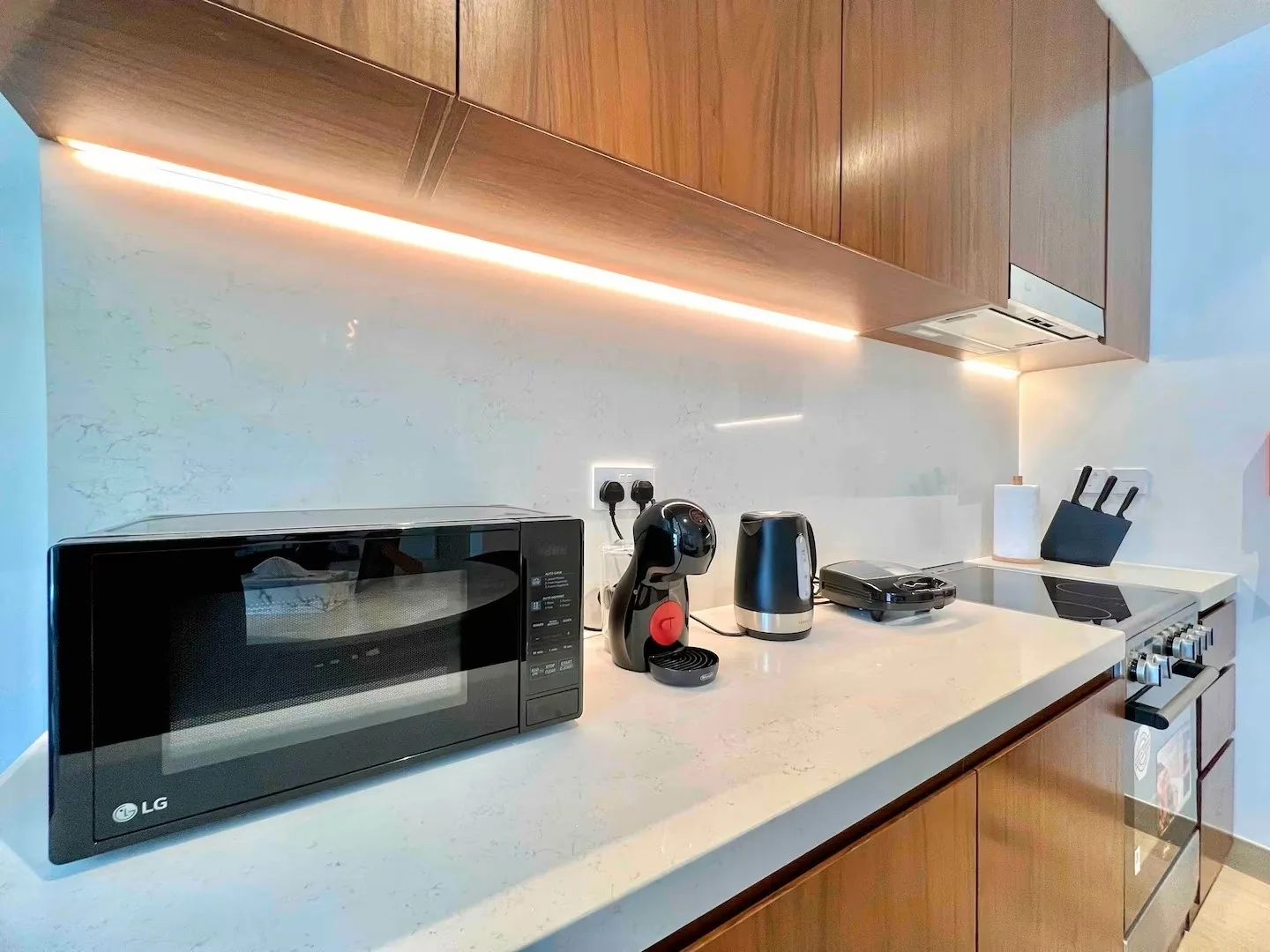 Luxury Apartment Dubai &ndash; Port de La Mer | Strand & Pool