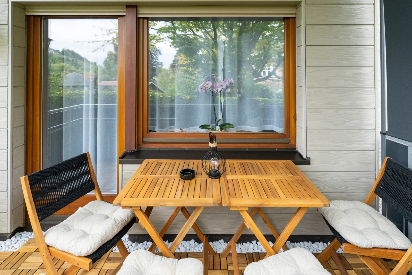 WälderNestchen - zentral - Natur pur - Tiefgarage - Balkon - modernes 2 Zimmer Appartement