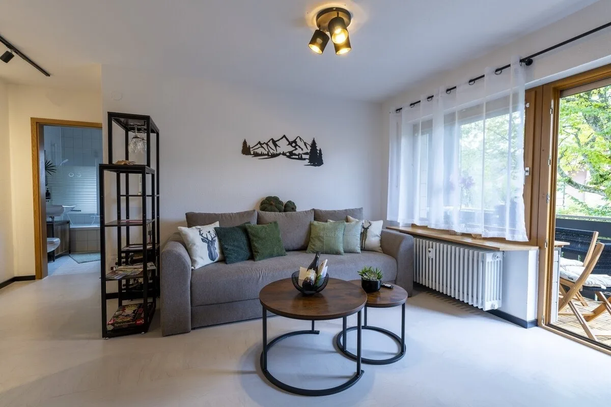 WälderNestchen - zentral - Natur pur - Tiefgarage - Balkon - modernes 2 Zimmer Appartement