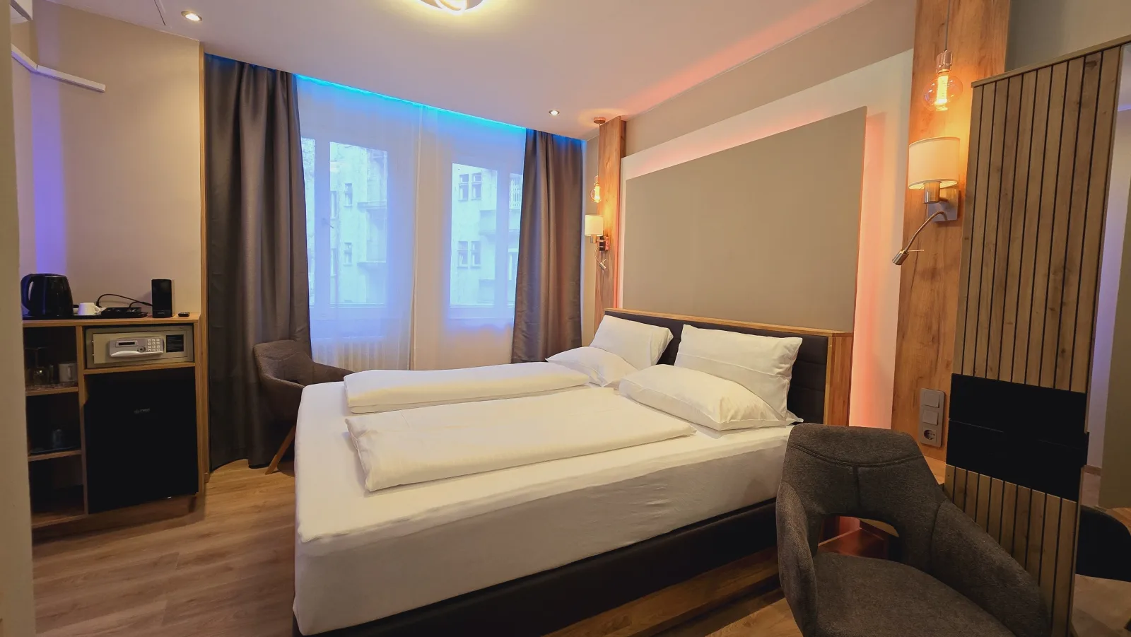 Elegance  Lux Living 212
