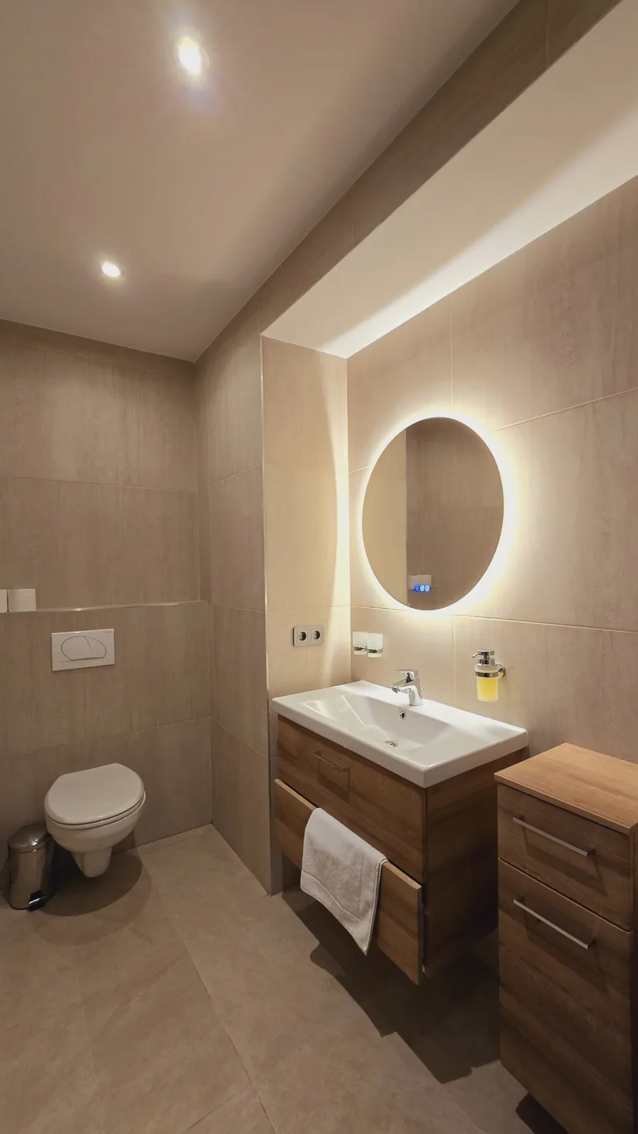Elegance  Lux Living 212