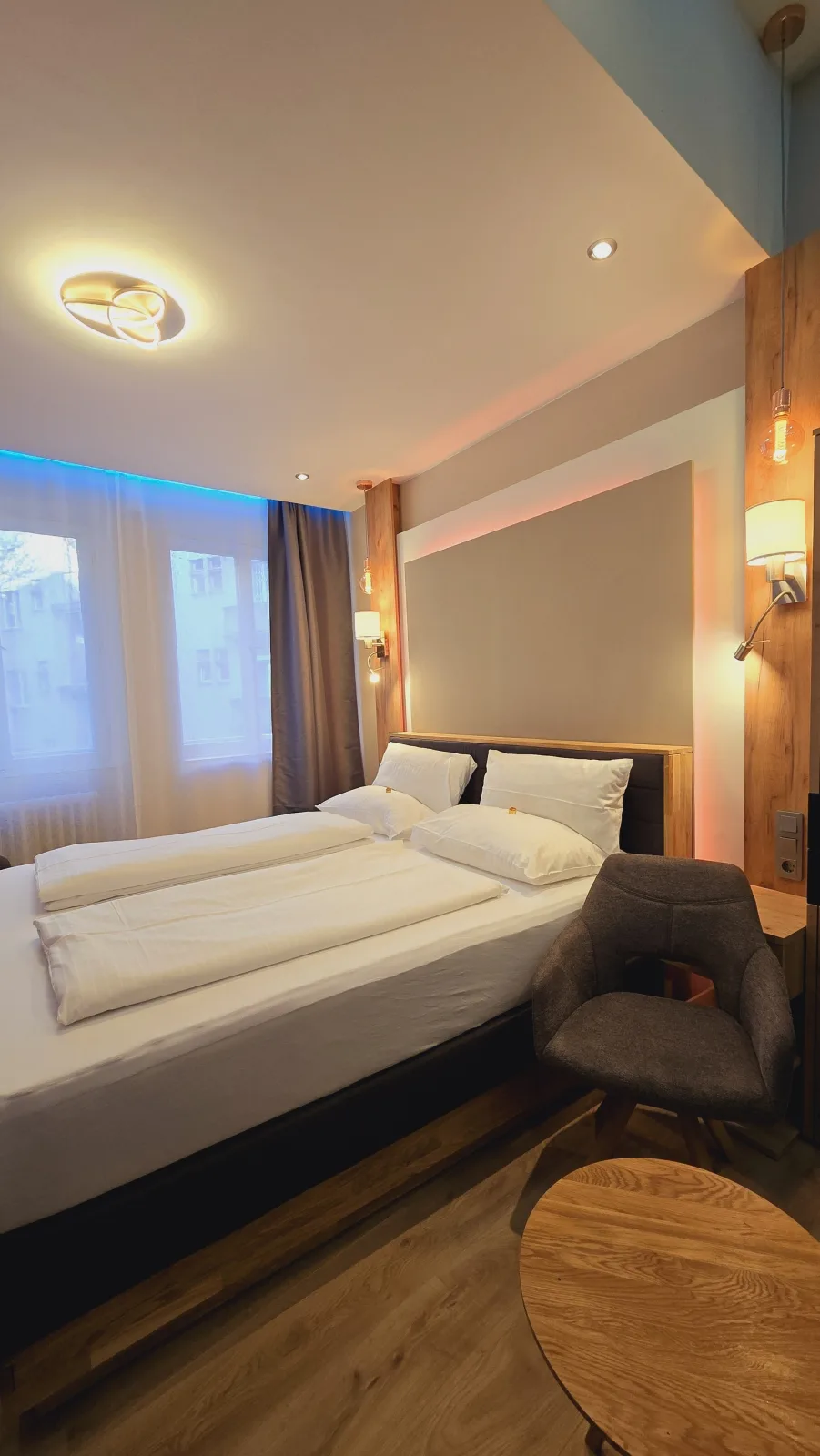 Elegance  Lux Living 212