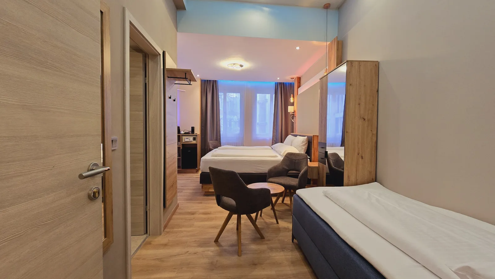 Elegance  Lux Living 212