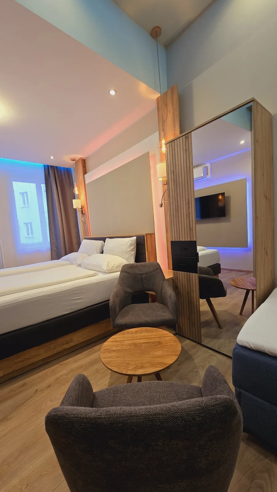 Elegance  Lux Living 212