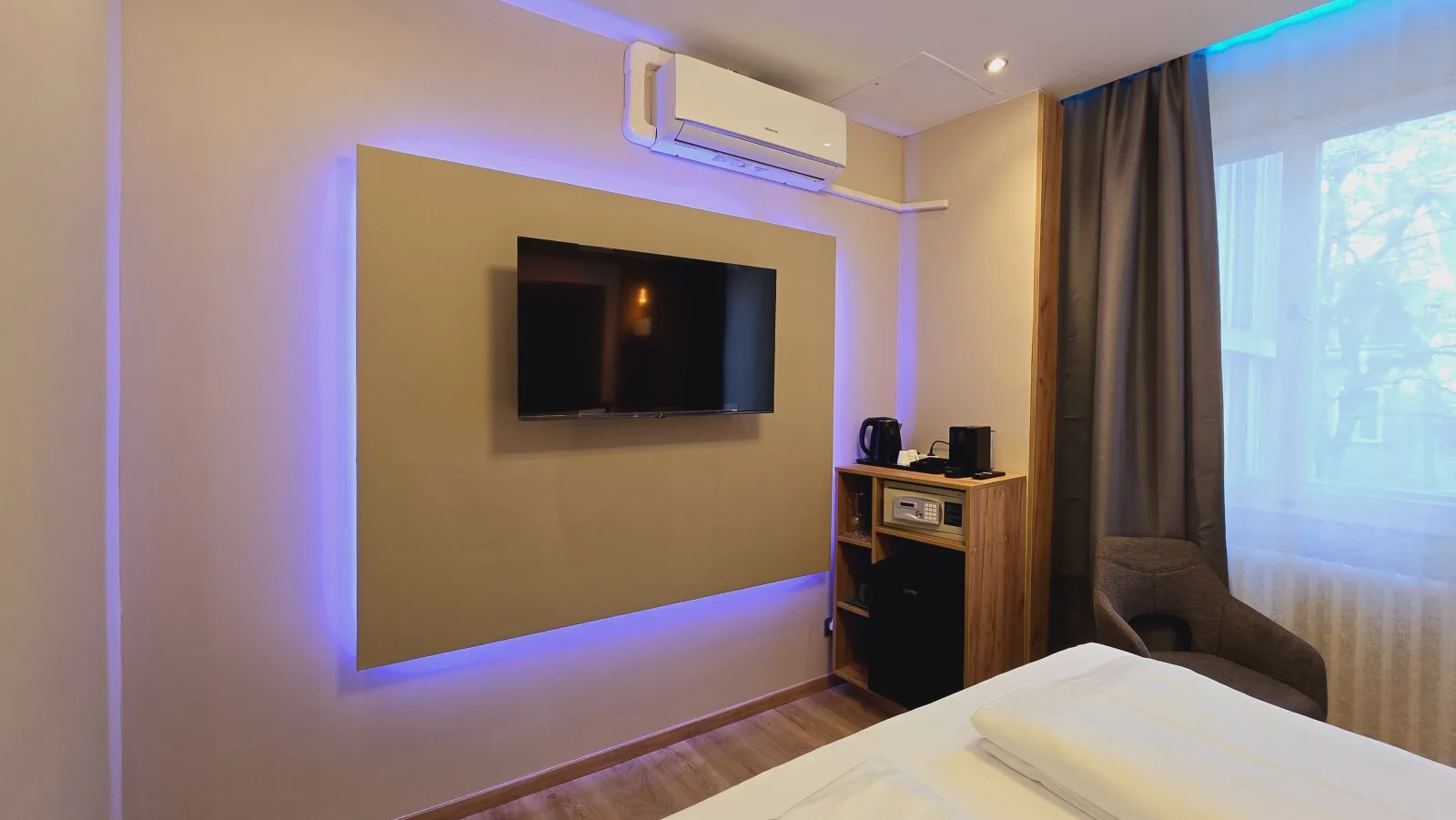 Elegance  Lux Living 212