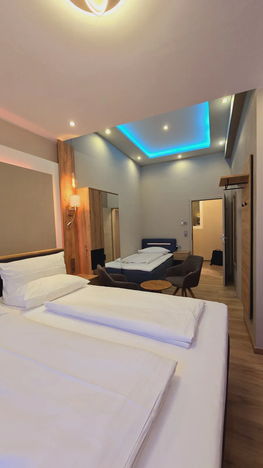 Elegance  Lux Living 212