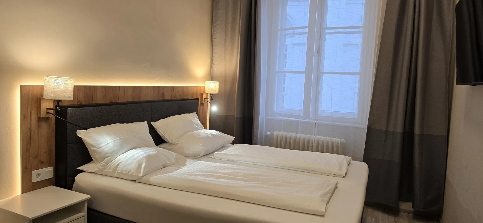 Elegance Lux Living 207
