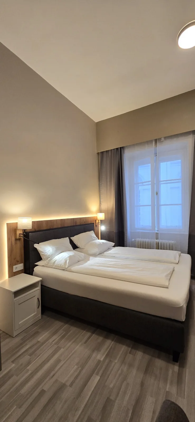 Elegance Lux Living 207