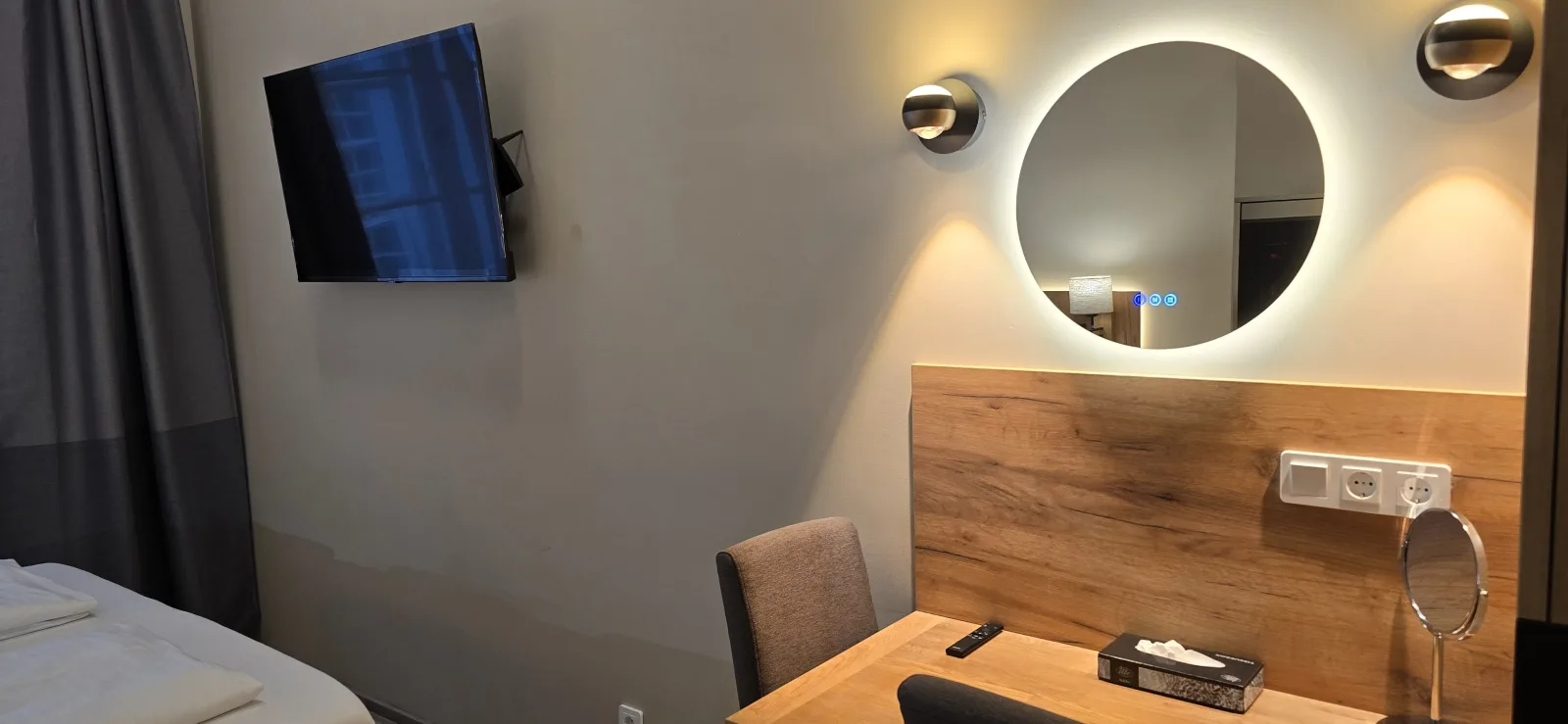 Elegance Lux Living 207