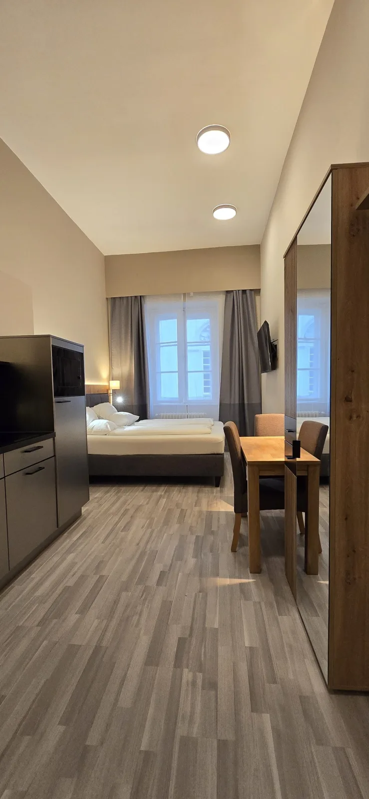 Elegance Lux Living 207