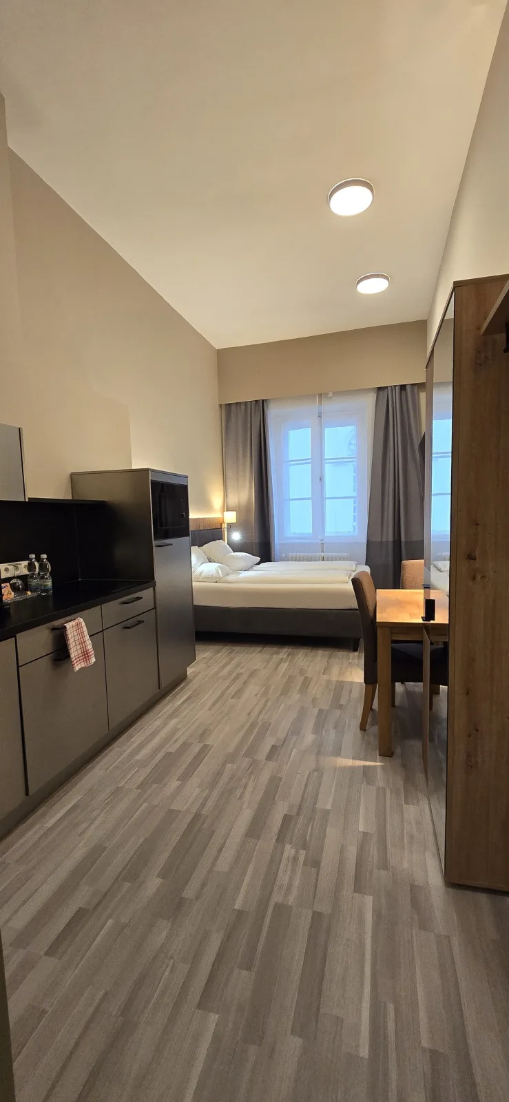 Elegance Lux Living 207