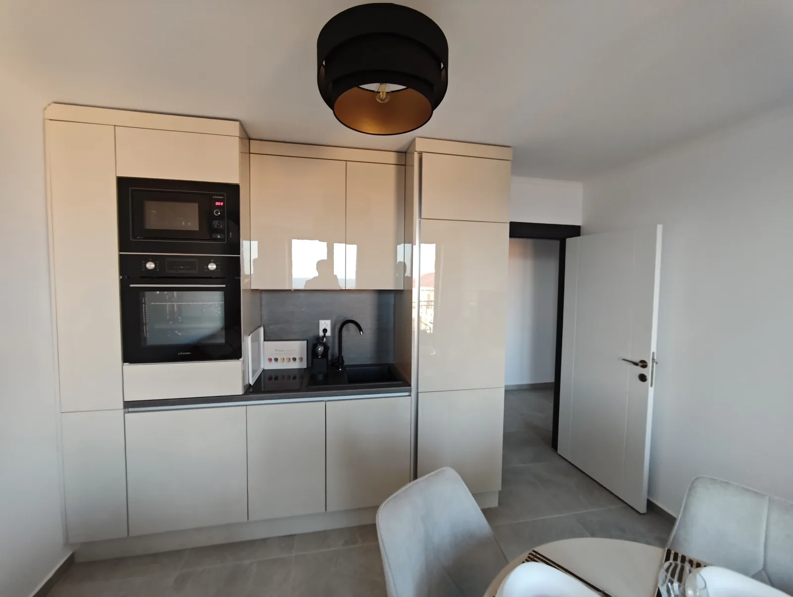 neues Apartment mit Meerblick und Balkon