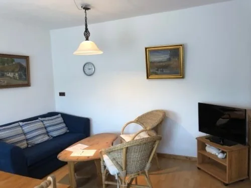 Monteur-/ Ferienwohnung EG rechts