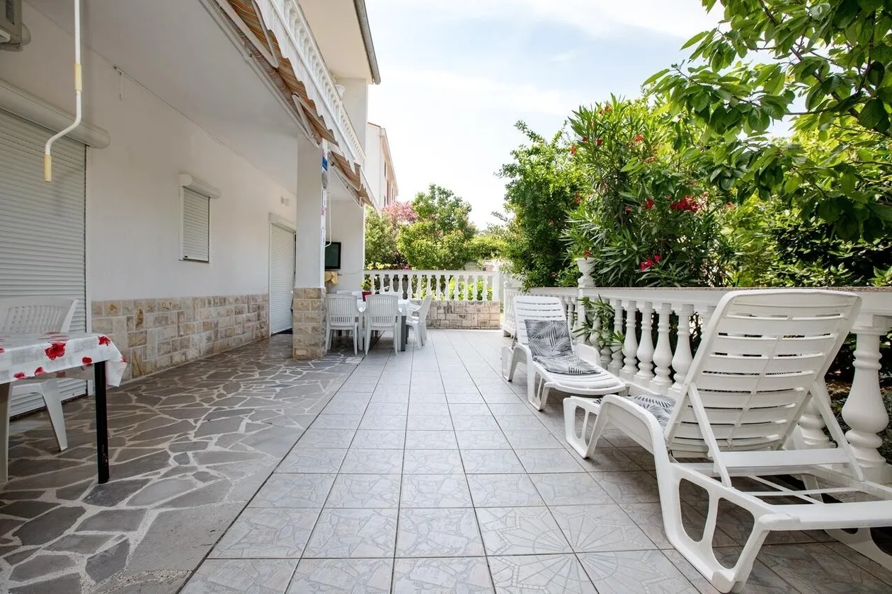 Mile Ferienhaus excellent location close to Rab