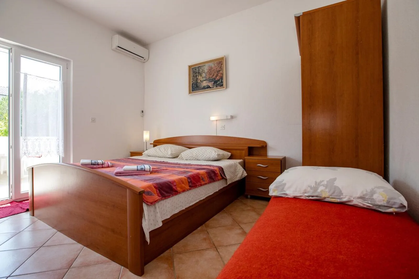 Mile Ferienhaus excellent location close to Rab